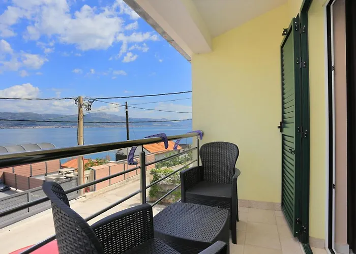 Appartement By The Sea Arbanija, Ciovo - 19576 Trogir